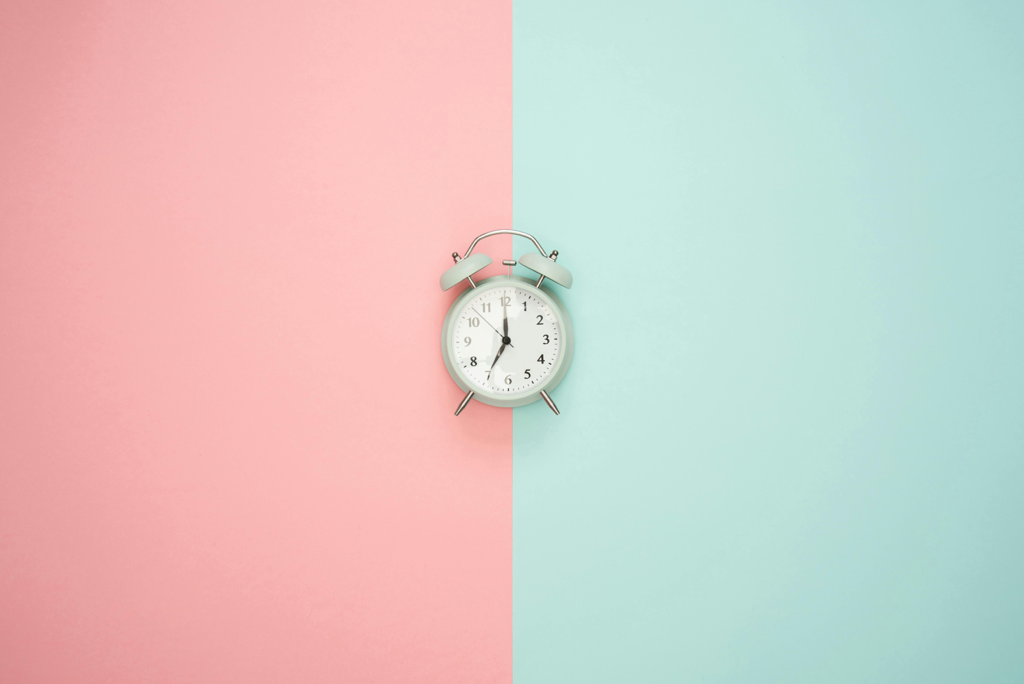 Entendiendo Discrepancias de Tiempo en Sistemas Distribuidos